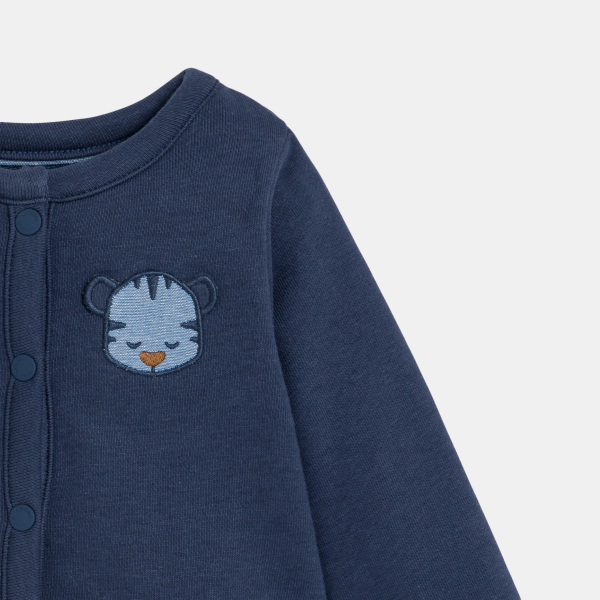 جيليه بأزرار كبس من الصوف الناعم، باللون الأزرق للمواليد من الفتيان.